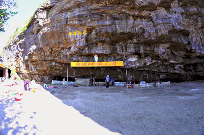 Chùa Hang lý sơn